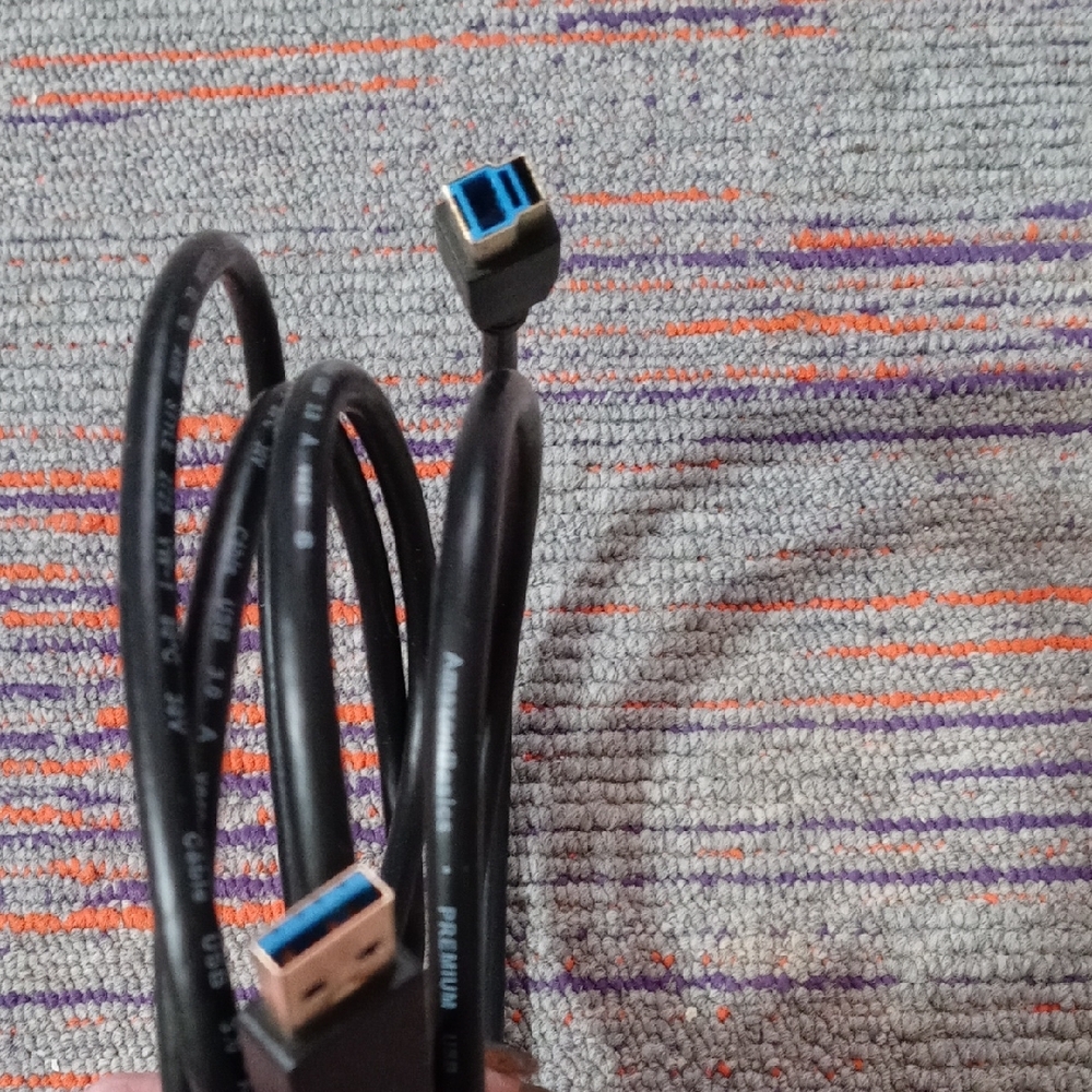 Amazon Basics USB 3.0 Cable - Black - Picture 4 of 6